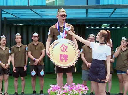 摇啊笑啊桥 选手上演“金牌”保卫战