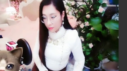 美女直播 第一季 性感美女主播，歌唱的真不错，挠脚心