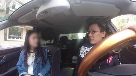 小罗恶搞 2017 小罗开奔驰路边测试拜金女 36