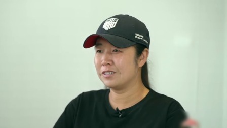 张昕宇梁红探访乌克兰，暖心为战乱孩子带去希望