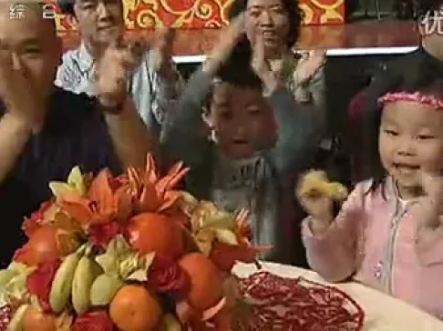 央视2012元宵晚会 歌舞《龙腾狮舞闹元宵》比鳞堂龙师团等