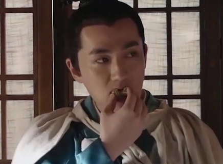 理娱打挺疼. 热播剧小花吃饭演技在线大PK！