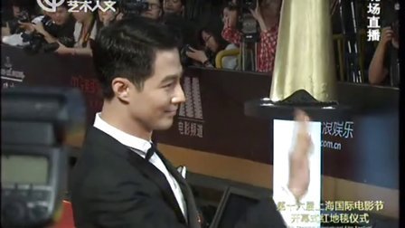 第16届上海国际电影节 赵寅成亮相引粉丝尖叫