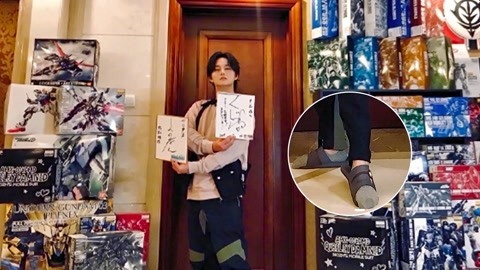 《鬓边不是海棠红》追剧吧！ 尹正晒照脚指头上热搜