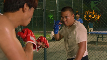 乡村拳皇真人版 真人版拳皇第35集：小镇体育场热血开打！铁拳涛哥VS云南拳怪