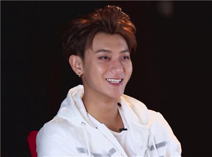 新闻当事人 黄子韬 耿直男孩变形计