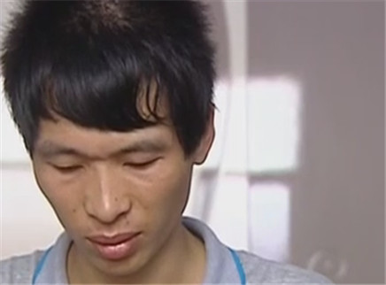 寻情记 花甲爷爷倒挂金钩救孙子