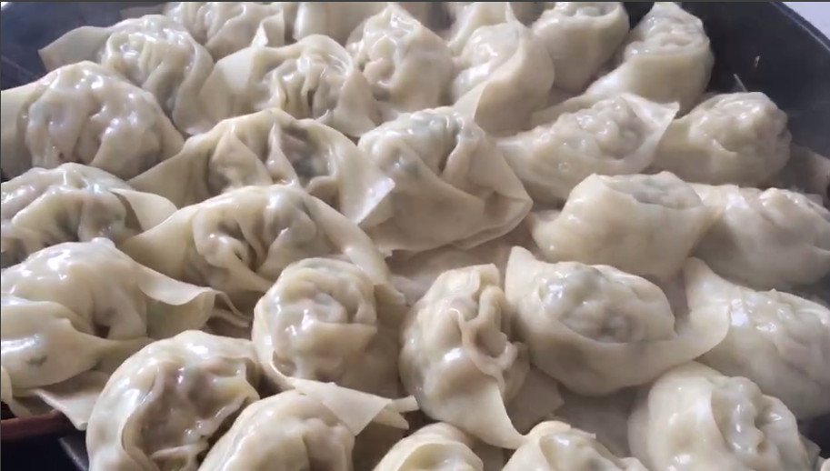 美&middot;食 实拍包饺子全过程，家庭做法三分钟教会你，再也不怕做面食了