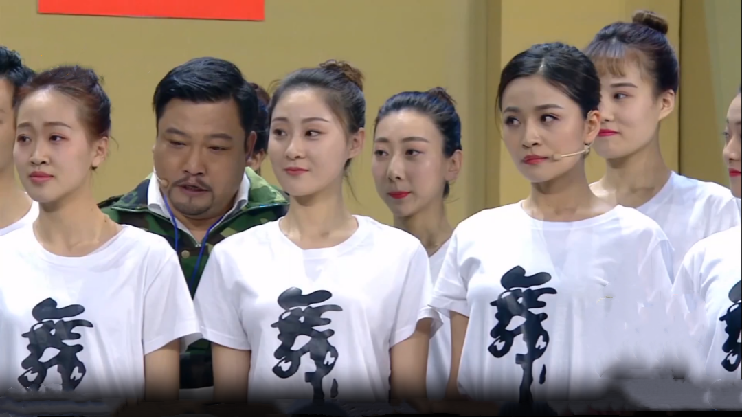 欢乐集结号 邻里之间真热闹  初心不改情动人
