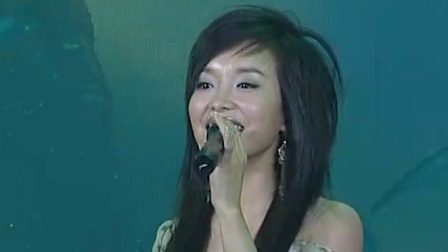 央视2006春晚 邓容曾小燕皓天《春天在哪里》，节奏轻快尽显青春洋溢