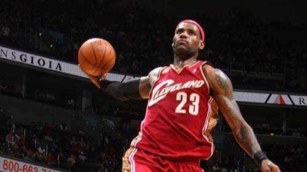 2020 NBA全明星单项赛 珍贵影像！2003年詹姆斯参加扣篮大赛动作太逆天了