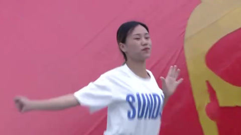 男生女生向前冲第十季 女生现场展示舞蹈才艺 民间力士擎天撼地