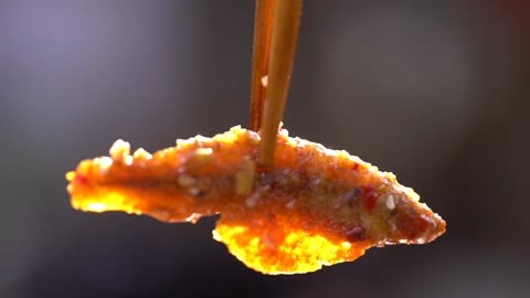 觅食迹 汇聚一条河鲜的小鱼酱