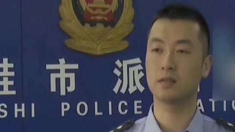 法治中国60分 外卖小哥发“小卡片”被拘 男子急用钱遭网贷套路