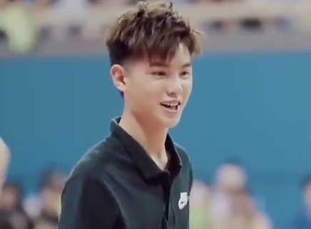 娱乐急先锋 黄明昊谈综艺咖标签