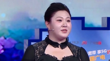 女孩抱怨男友工作缺乏边界感，对抗路情侣在线battle