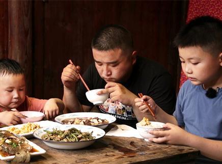 谁知盘中餐 2020 萌娃为父母做饭感恩世间赠与