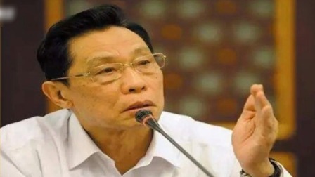 说天下 美网：网球名将赛中“开枪”遭重罚