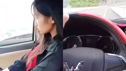 提问！为何车里的妹子如此不高兴？司机表示很无奈