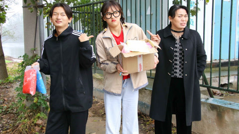美女家务事 传送门2：小晴穿越到10年后，竟是摆摊卖粘土的老板，还能回去吗
