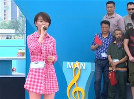 幸福来欢唱 2012 娇小女生致敬Beyond