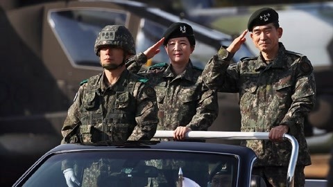 环球火力点 韩国航空作战女司令上任