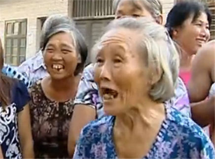 寻情记 78岁老母亲服毒自杀谜团