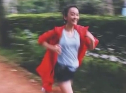 娱乐新鲜爆 陈意涵挺孕肚跑步