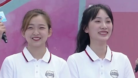 闺蜜团齐打卡网红关卡 铁哥们接连遗憾落水