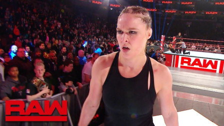 WWE RAW 2019 隆达罗西的脾气一发不可收拾 贝基林奇遭暴击