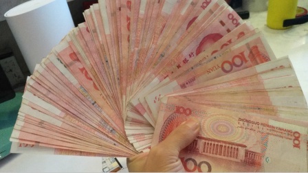 10月份起，3类人到手的工资要增加，包括退休老人和在职人员