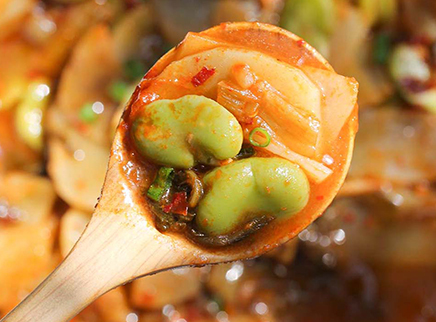美食台 腌菜蚕豆洋芋汤 一青二白三红