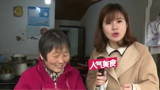 人气美食 包子外表披萨心？这只包子能“拉丝”
