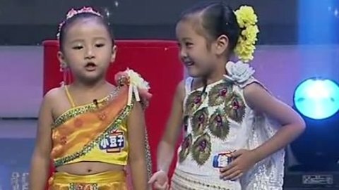 饭没了秀 西双版纳小姐妹花 霸气惹人爱