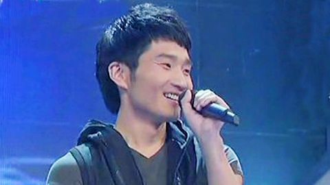 双面猛男激起女生欢呼