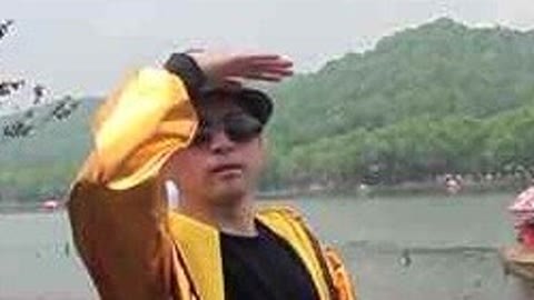 唱罢吹灯 霹雳哥舞动励志神曲《活着就活好心情》