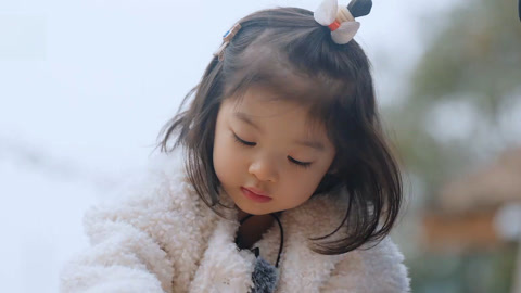 伊芙琳妈妈牌面包“黑化” 佳佳社交达人上线