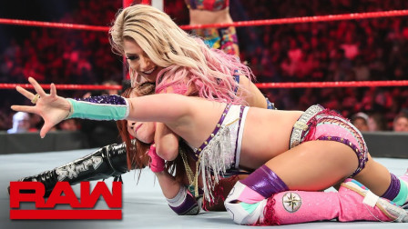 WWE RAW 2019 【RAW 08/12】明日华意外误伤，宝城海里遭到小魔女的布里斯旋风