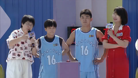 捍卫团魂夺取最强厂牌 合作搭档定格登顶瞬间