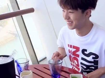 王俊凯特制沙冰王源煎爱心蛋