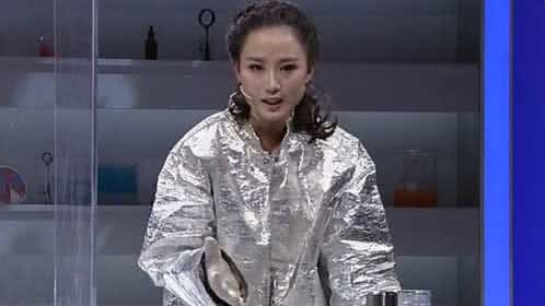 最佳选择 干燥剂遇水会爆炸？美女冒毁容风险测试破流言