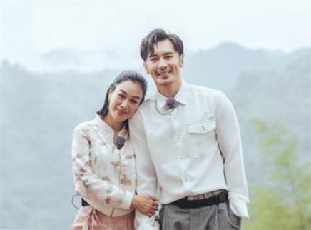 张伦硕变身“美妆达人”