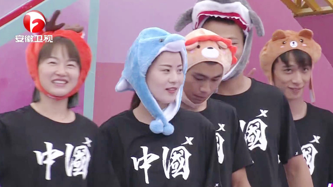 冲冲侠头套抢夺战