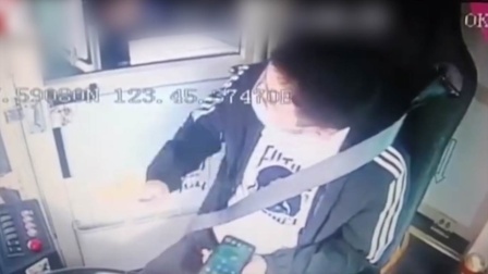 女乘客持榔头击打公交司机致眉骨骨折