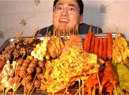 盗月社食遇记 2020 给弟弟做夜宵 100元的东北炸串