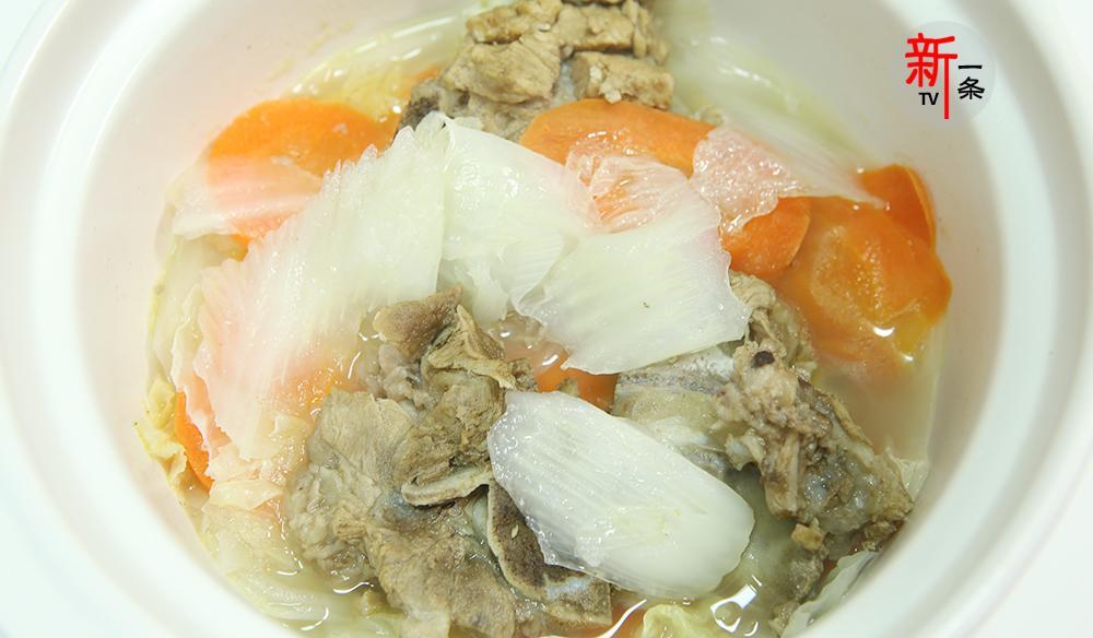 新一条美食 白菜炖排骨 新一条家常菜谱，白菜炖排骨，懒人做法