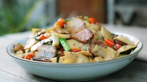 小白菜养生坊第一季 冬笋炒腊肉鲜辣飘香又一冬