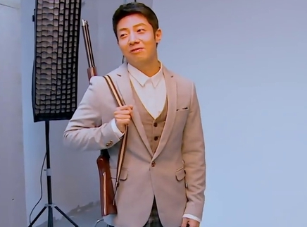 撒贝宁难破“狗头侦探”魔咒