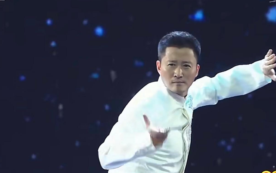张震吴京表演武术《江山如画》，展现中华精神【2015年中央广播电视总台春节联欢晚会】