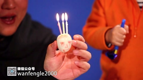 玩疯了瘦不了 五颜六色可捏可弹的神奇鸡蛋